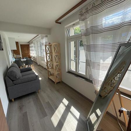 Moderne Einzigartige Wohnung In อัลท์ดอร์ฟ ภายนอก รูปภาพ