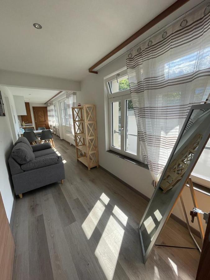 Moderne Einzigartige Wohnung In อัลท์ดอร์ฟ ภายนอก รูปภาพ